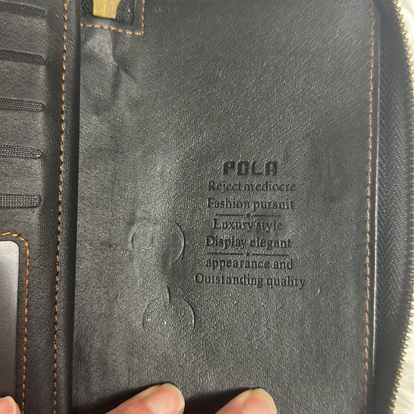 Pola Convenience Wallet - Picture 3 of 8